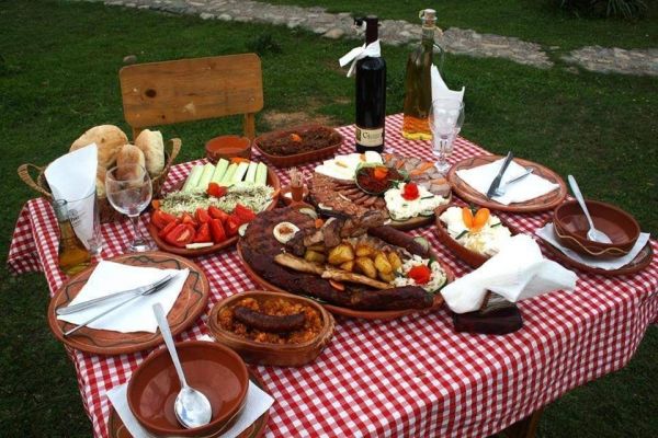 Великден в Етно село Срна - празнично по сръбски